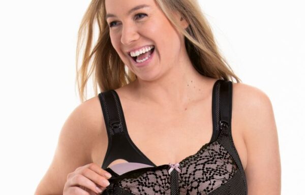 28. Kojící podprsenky a kalhotky